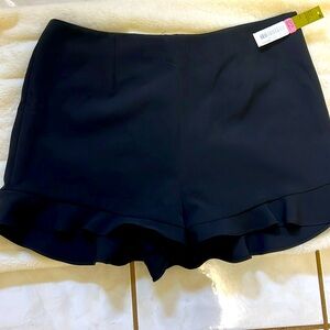 NWT Gianni Bini scalloped shorts black size 12